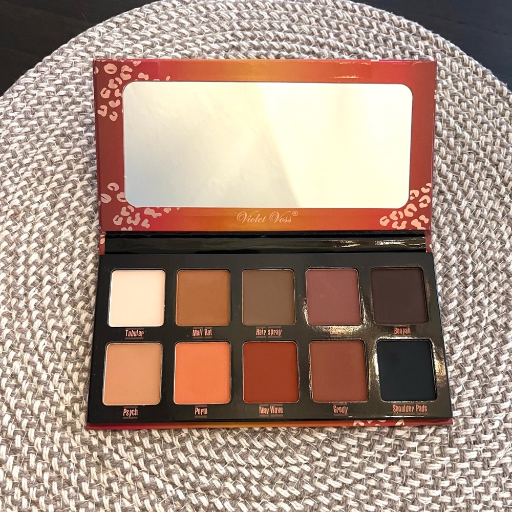 Violet Voss Matte Vibes eyeshadow palette